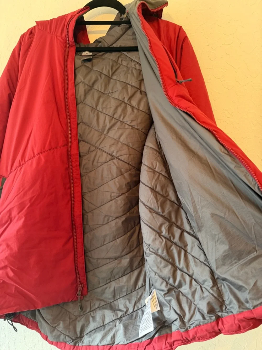 Outdoor Research Refuge Insulated Hooded Jacket Hiking Packable Lightweight - Picture 4 of 7
